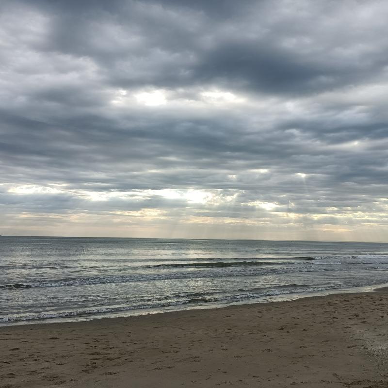 spiaggia al mattino