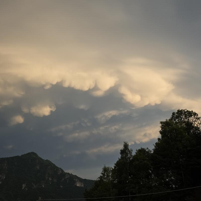 Nuvole cariche di grandine