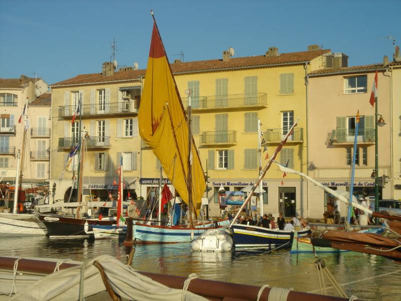 Marzia. Tradizionale vela al terzo nel porto di Saint Tropez