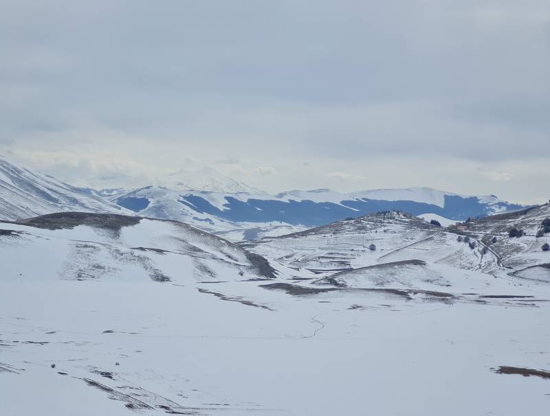 Castelluccio con Monti della Laga sullo sfondo