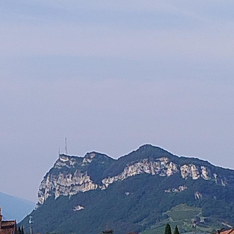 Cielo bianco sereno un caz