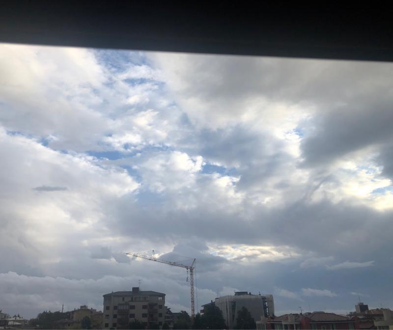 a tratti e bagliori di sole