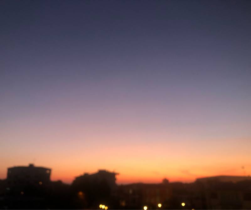 lalba di una giornata soleggiata autunnale