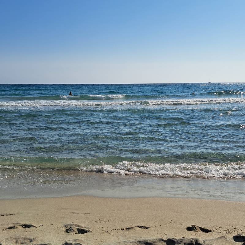 Spiaggia due sorelle torre dell'orso