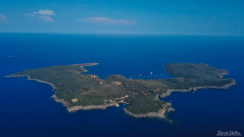 L'isola di Giannutri dall'occhio del Drone