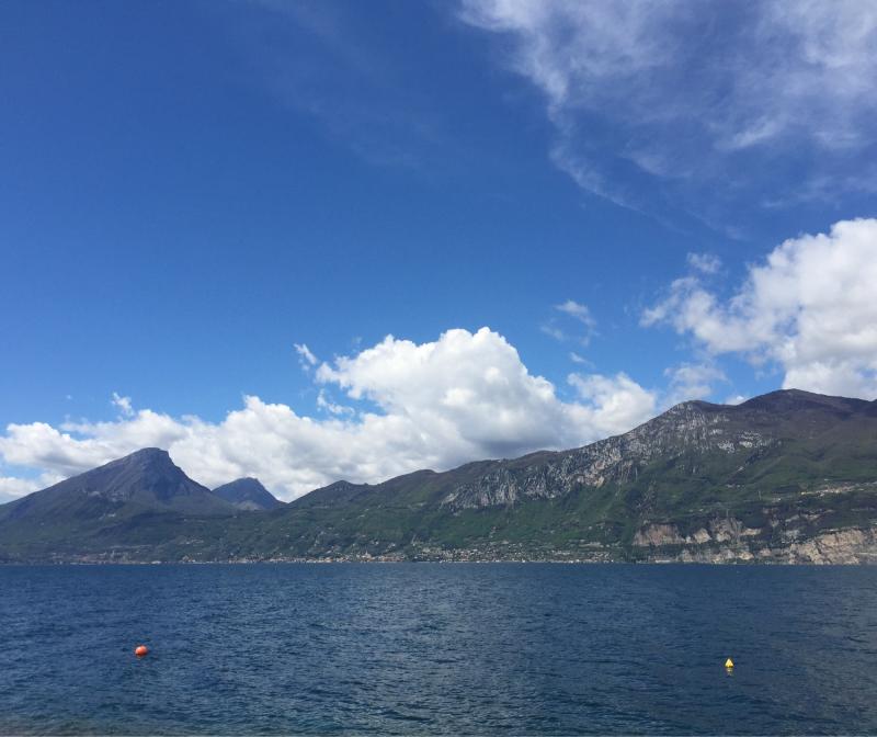 Qualche nuvola