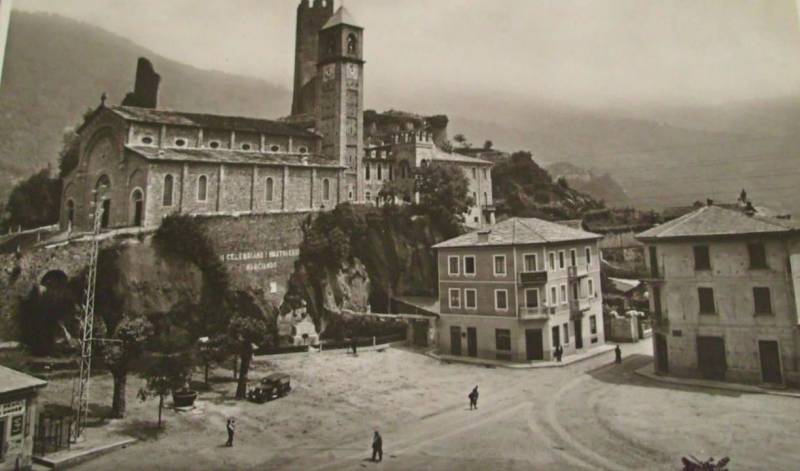 Pont canavese - piazza craveri anni 30