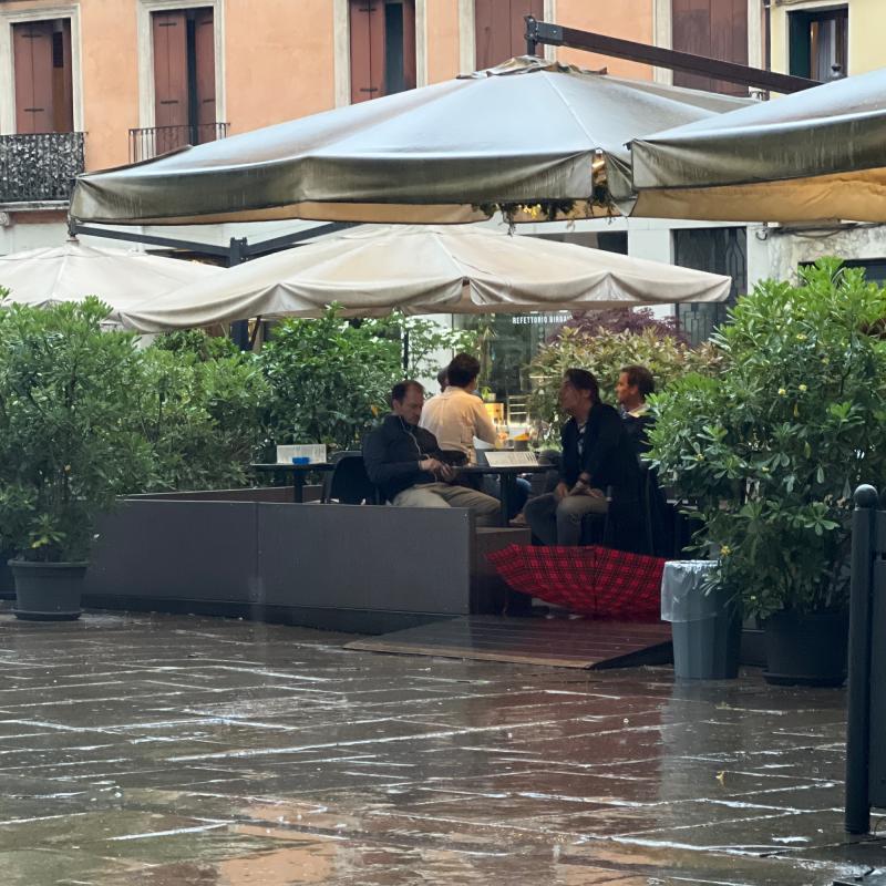 Piove tanto per .