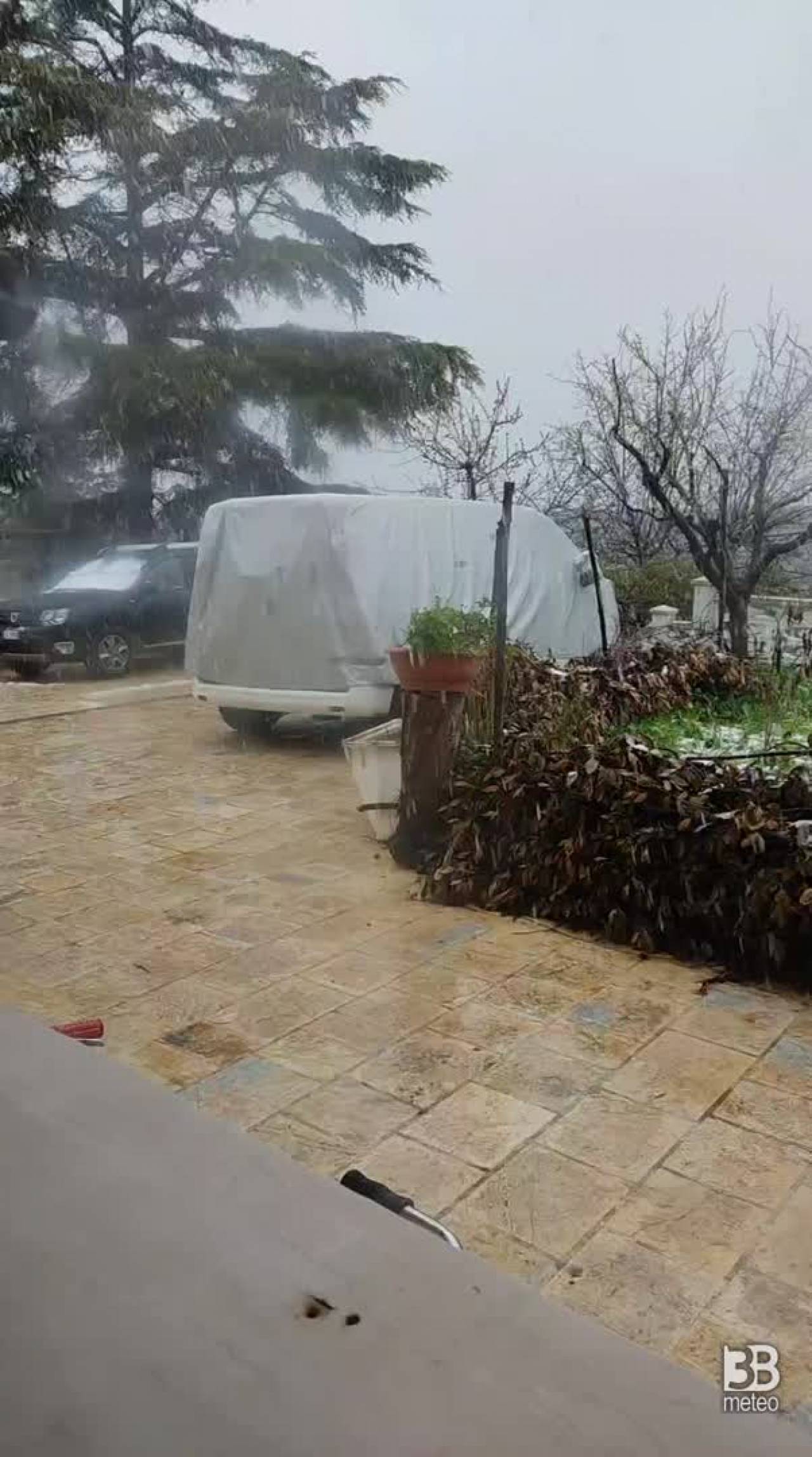 Cronaca Meteo Video Neve Puglia: fiocchi anche sulle pianure della provincia di Bari