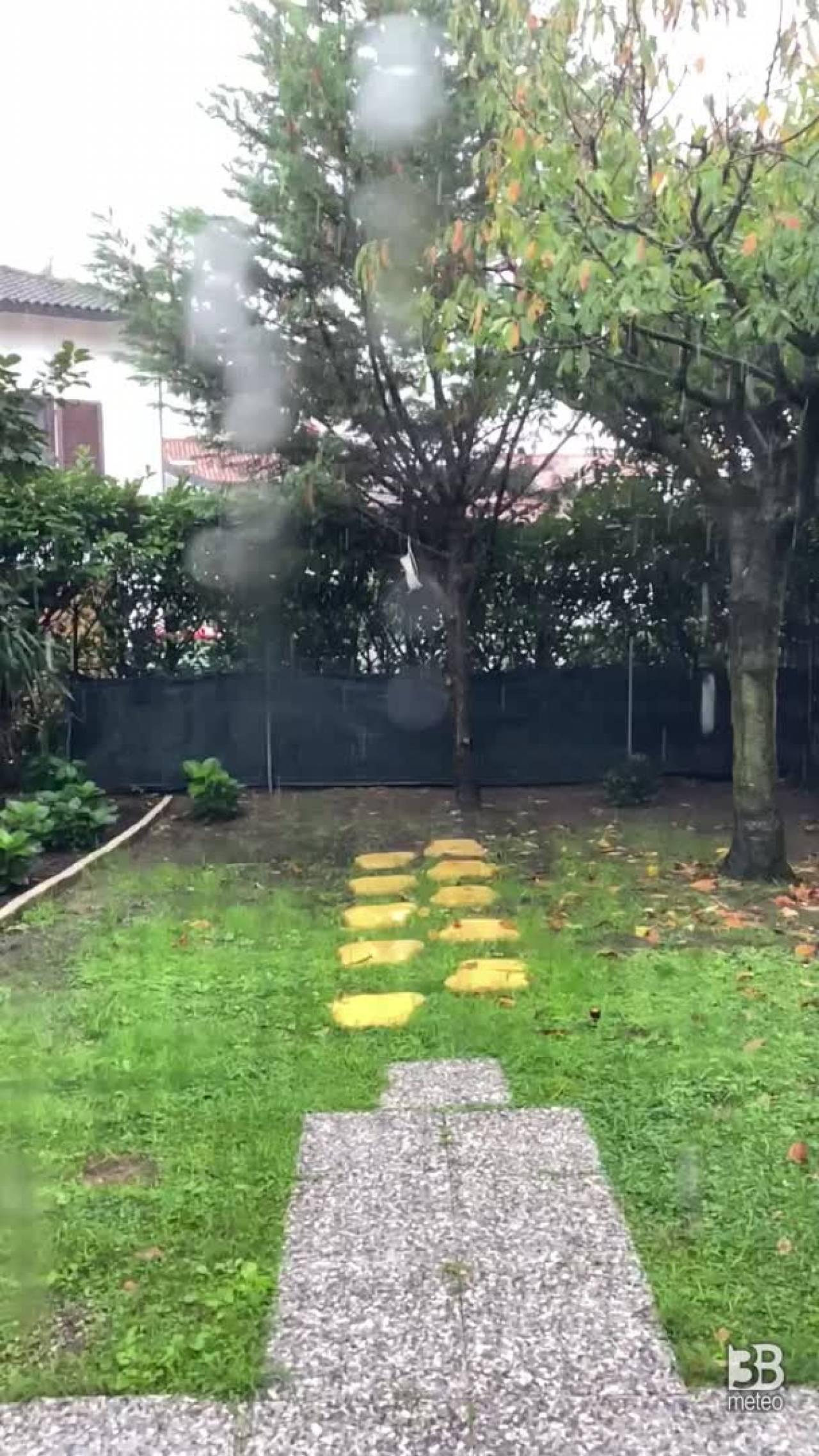 CRONACA METEO VIDEO. I temporali di lunedÃ¬ in Lombardia, la situazione poco a sud di MILANO