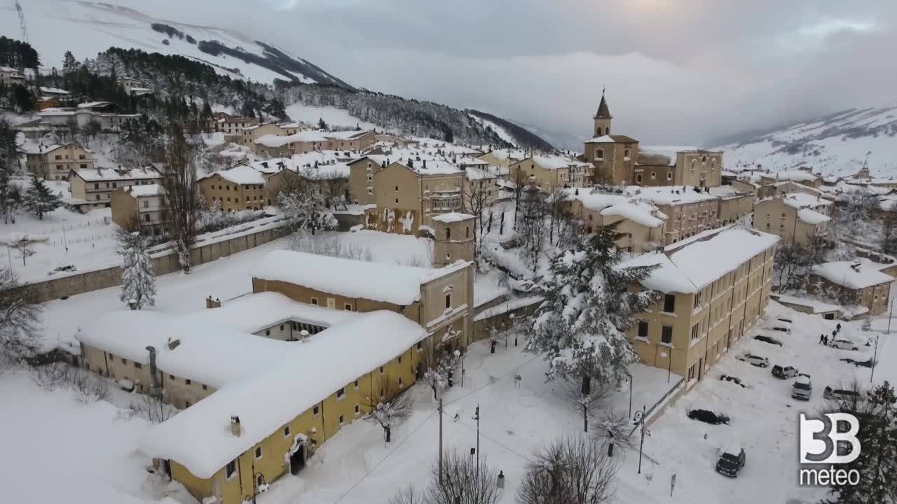 La nevicata di Pescocostanzo dal drone