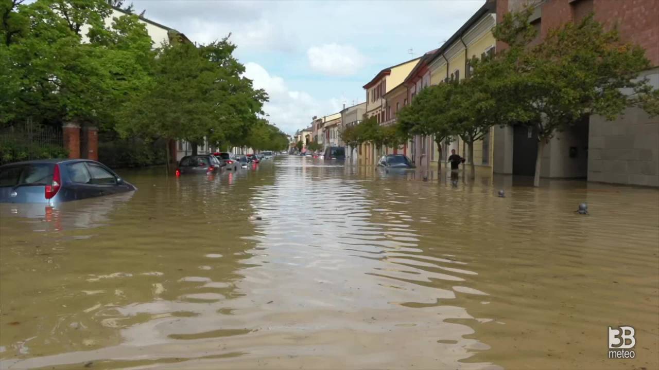 Video Meteo Lugo Residenti Guadano Acqua Strade Come Fiumi « 3b Meteo