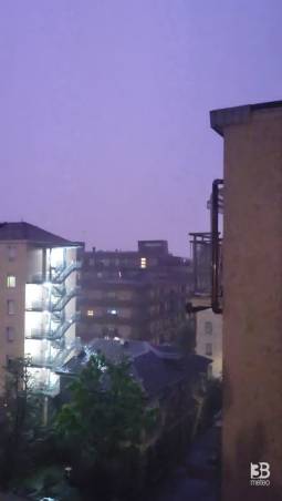 Cronaca meteo diretta - Forte temporale a Torino, fulmini e nubifragio sulla cittÃÆÃÂ  - Video