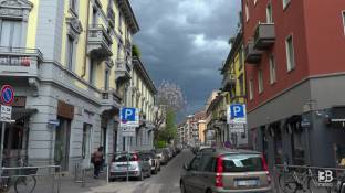 Cronaca meteo diretta - Milano, il cielo si fa plumbeo: temporali a nord della citt&agrave; - Video
