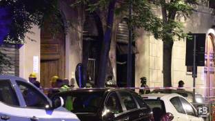 Cronaca diretta - Incendio a Milano, 3 morti. L esterno dell officina andata a fuoco: Video