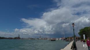 Cronaca meteo - Maltempo, fronte temporalesco raggiunge la laguna di Venezia: video