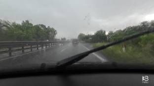 Cronaca meteo diretta - Forte temporale nel Padovano, le immagini camera car - Video