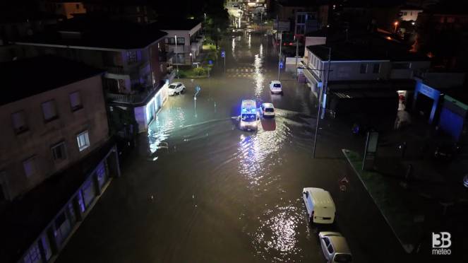 Cronaca meteo Veneto: Padova, strade allagate dopo temporale, le immagini dal drone - VIDEO