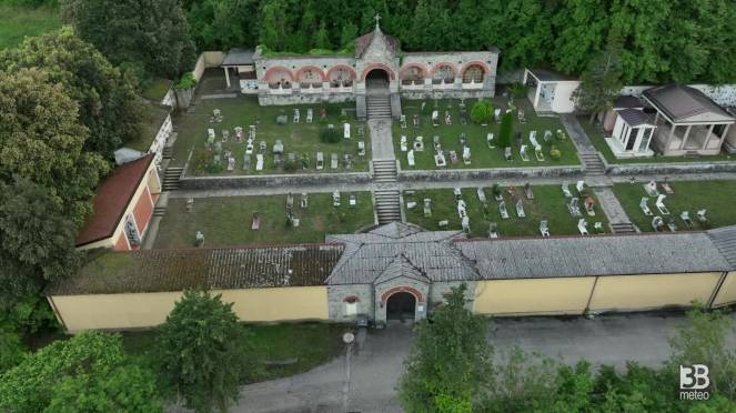 Alluvione Emilia-Romagna: frana piazzale del cimitero di Castel del Rio